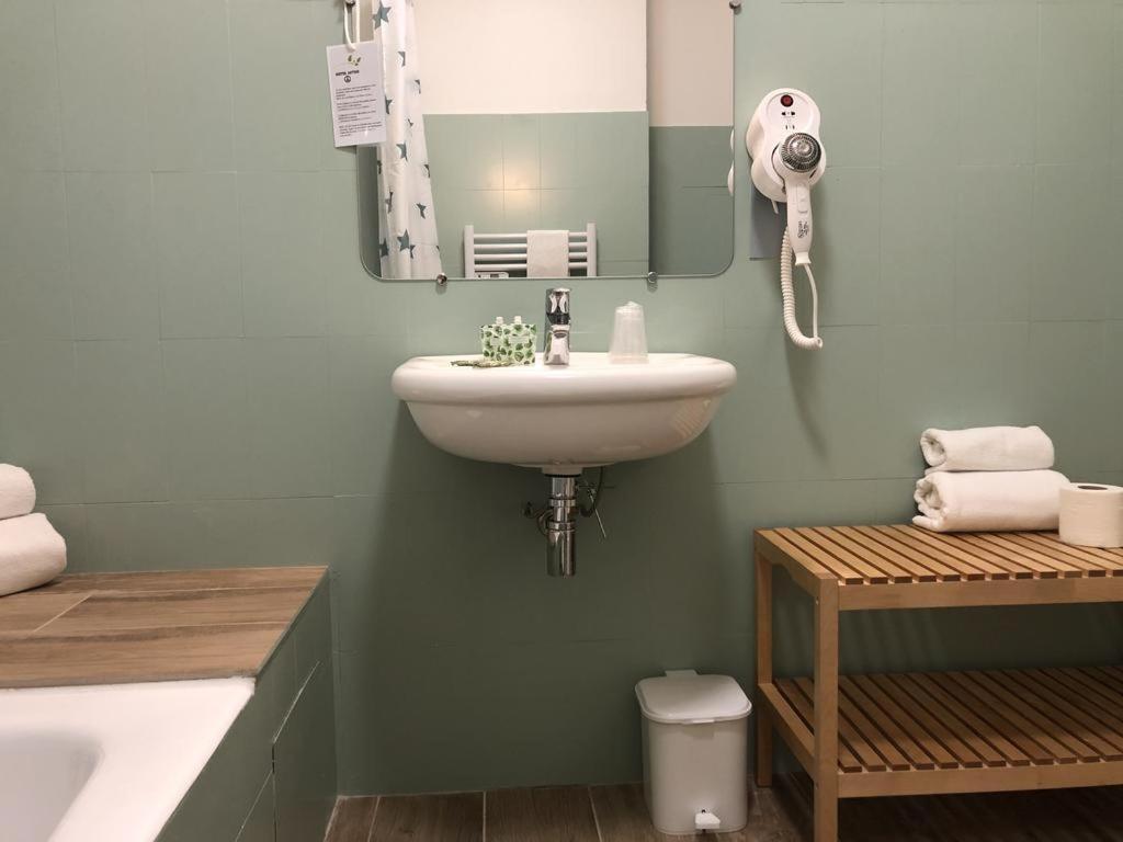 Hotel & Studios Astor 昂蒂布 外观 照片