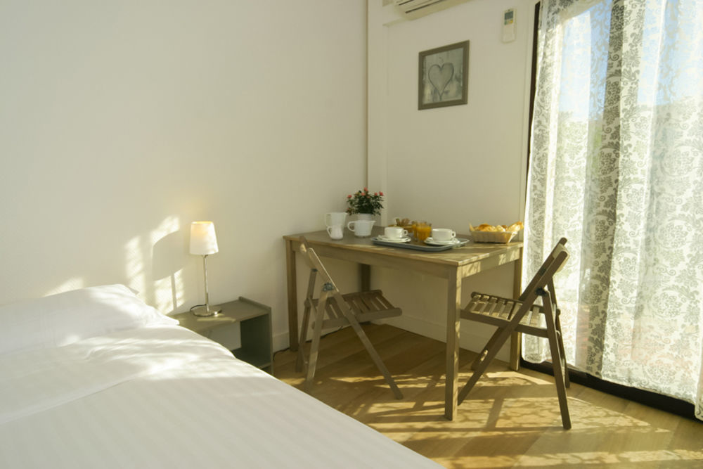 Hotel & Studios Astor 昂蒂布 外观 照片